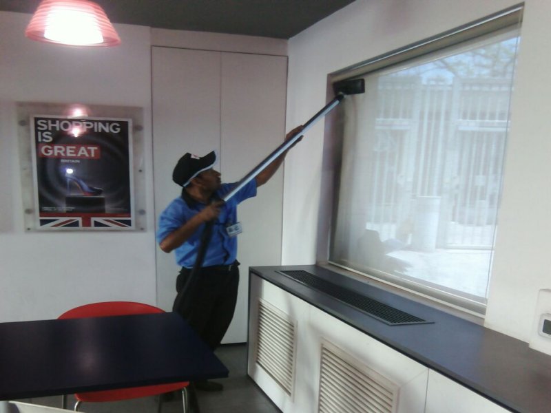 Melbourne commercial window cleaning
