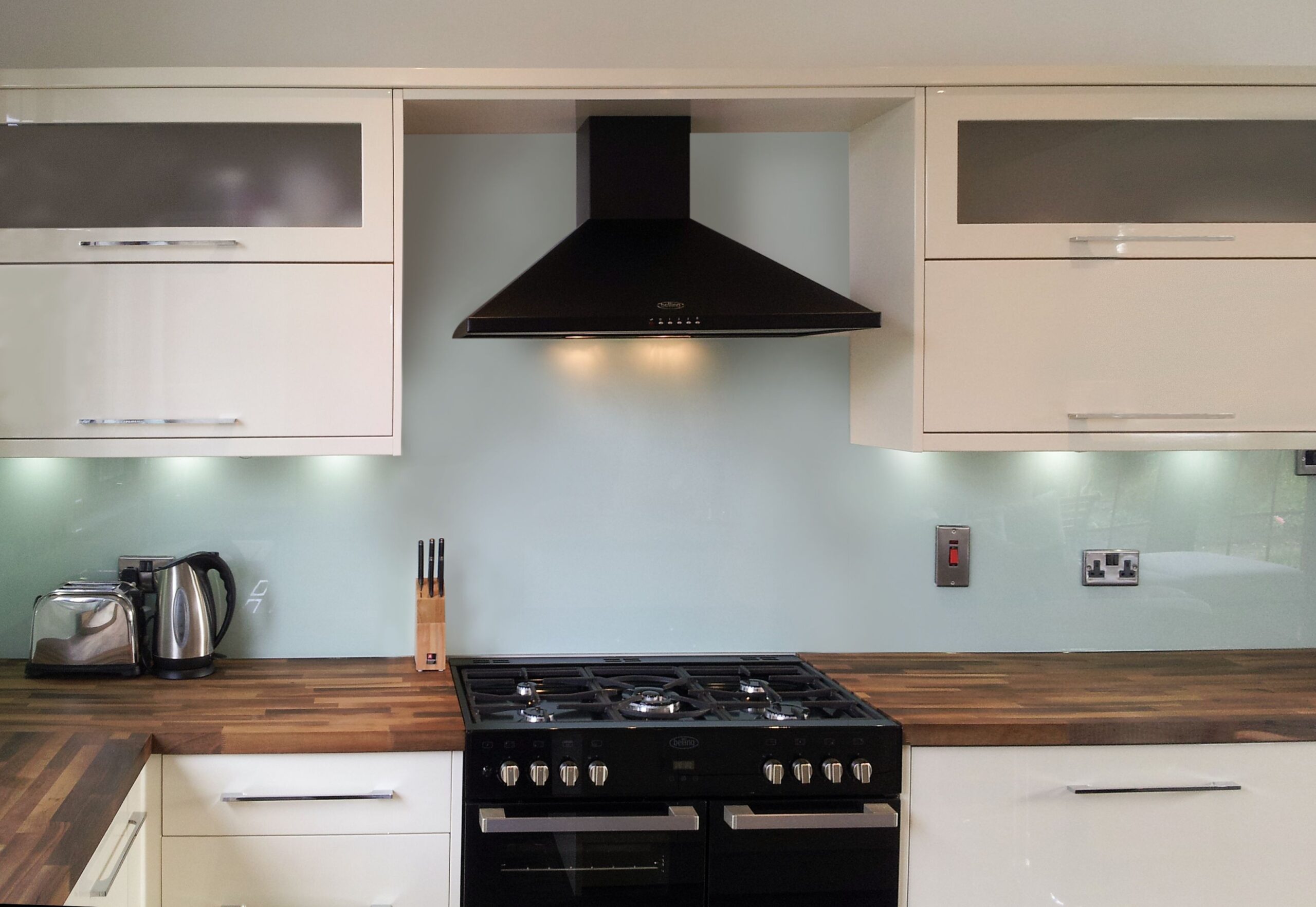 Enhance Your Kitchen with Style: A Guide to Kitchen Glass Splashbacks